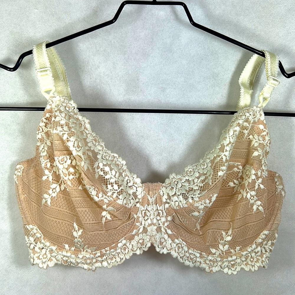 Wacoal Lace Nude/Cream Unlined Underwire Bra Size 34DD